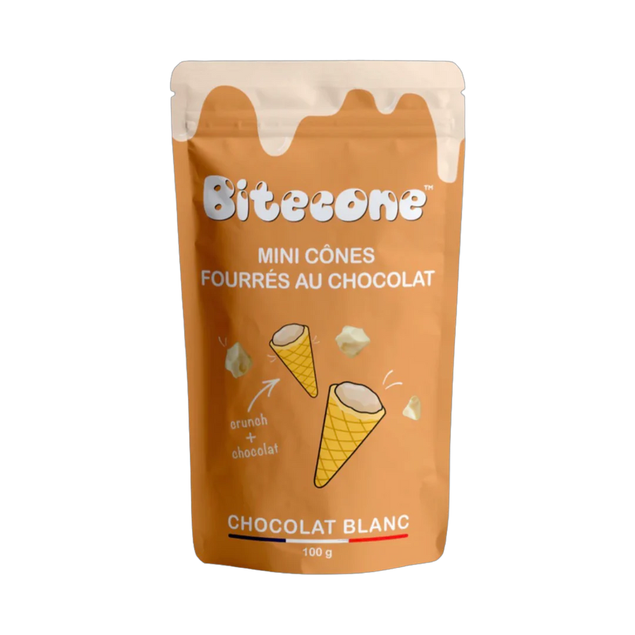Un emballage marron « Bitecone » de MIDI MINUIT présente deux mini cônes fourrés au chocolat et porte linscription « Mini cônes fourrés au chocolat », soulignant le plaisir du Chocolat Blanc. Un motif goutte à goutte sur le dessus suggère une expérience Plaisir Gourmand.
